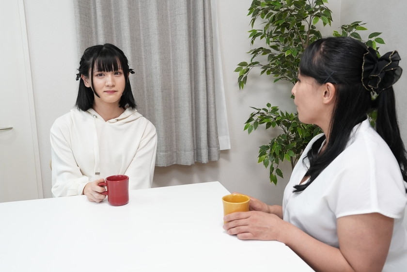 女上司と出張でまさかの相部屋！その夜に… 花宮ひめ 山本かをり 001